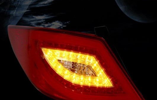 適用: ヒュンダイ/現代/HYUNDAI ヴェルナ LED テールライト 2011-2015 テール ライト リア ランプ DRL + ブレーキ パーク シグナル レッの通販は