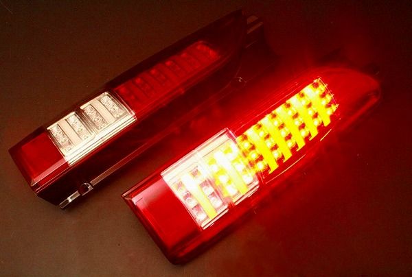 シャーク LEDテールランプ アカシロ チューブタイプ フルLED TT200ACE-3LTB-RC-02 トヨタ ハイエース 200系 バン ワゴン 2004年08月〜2013年11月_1