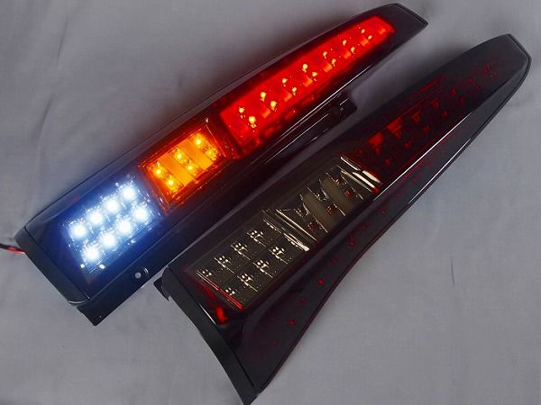 セレナ c26左右テールランプ 赤 クリア 2個セット送料込 セレナ c26左右テールランプ 赤 クリア 2個セット送料込 C26 セレナ