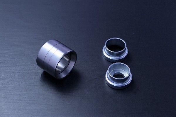 D-MAX D1SPEC/SUPER STREET リアロアブラケット用ピロ＆カラーセット 日産 シルビア S14/S15 入数：1セット(左右) DMPISRLB2
