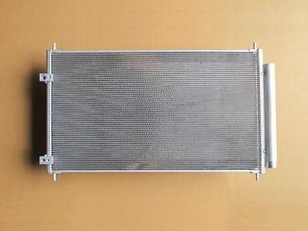 国内優良メーカー コンデンサー トヨタ ヴィッツ NHP130 1NZFXE 2017年