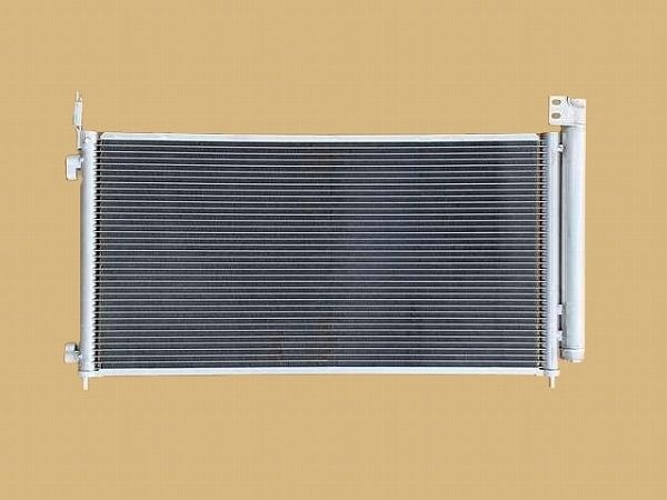 国内優良メーカー コンデンサー トヨタ アルファード 参考純正