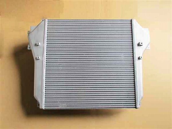 国内優良メーカー リビルトインタークーラー 日野 プロフィア 参考純正品番：17940-E0220