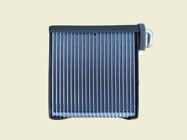 国内優良メーカー エバポレーター 日産 ノート E12 HR12DDR AT 2012年