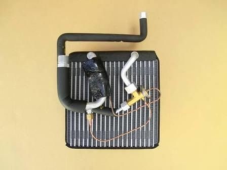 国内優良メーカー ラジエーター 参考純正品番：R2M4-15-200A マツダ ボンゴ SE28T R2 AT 1996年09月～1999年05月