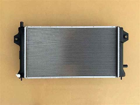 なち様 国内優良メーカー ラジエーター 三菱 アウトランダー モーター用 参考