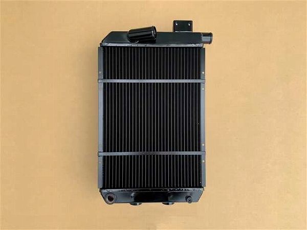 国内優良メーカー ラジエーター フェラーリ F512M 強化品 センサー穴あり側 参考純正品番：150212