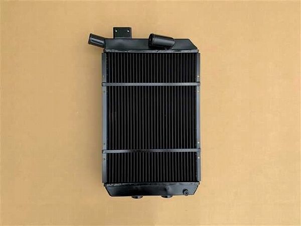 国内優良メーカー ラジエーター フェラーリ F512M 強化品 センサー穴なし側 参考純正品番：150213