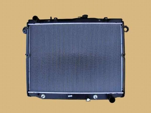はな 国内優良メーカー ラジエーター トヨタ ランドクルーザープラド HDJ101