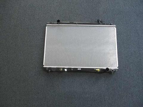 専用　購入不可 国内優良メーカー ラジエーター トヨタ クルーガー 参考純正品番