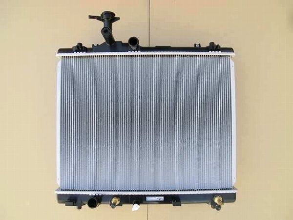 国内優良メーカー ラジエーター スズキ スイフト ZC32S M16A AT 2011年10月〜2017年01月 参考純正品番：17700-71L10