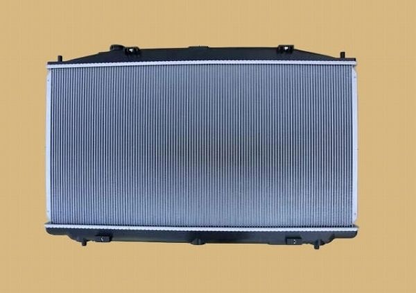 もも  国内優良メーカー ラジエーター ホンダ アコード 参考純正品番：19010