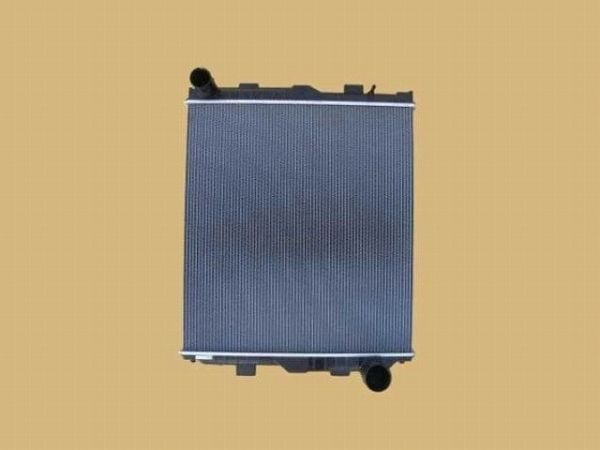 国内優良メーカー ラジエーター UDトラックス ビッグサム 参考純正品番：21400-04Z01