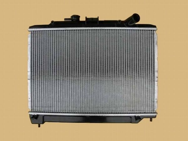 国内優良メーカー ラジエーター 日産 キャラバン 参考純正品番：21410-VX20A 77,138円