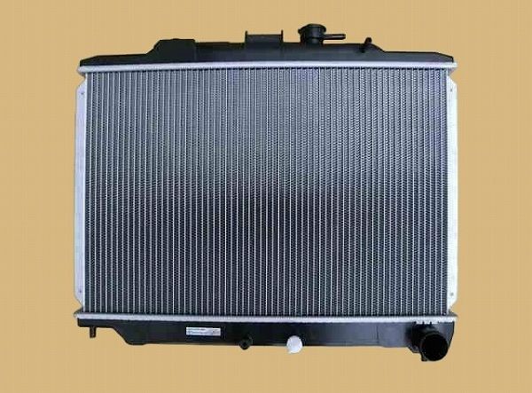 国内優良メーカー ラジエーター 日産 キャラバン 参考純正品番：21410-VZ25A_1