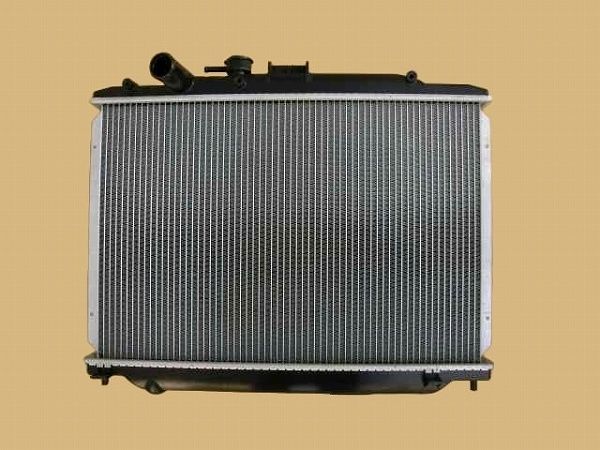 なな色SHOP 国内優良メーカー ラジエーター 日産 NV350キャラバン 参考純正