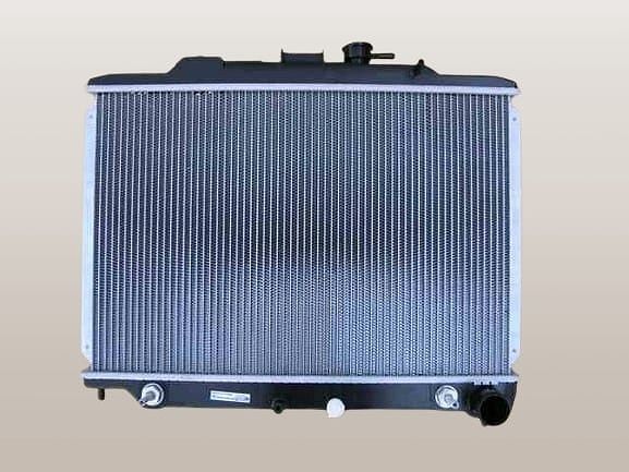 国内優良メーカー ラジエーター いすゞ コモ 参考純正品番：5-86141-275-0