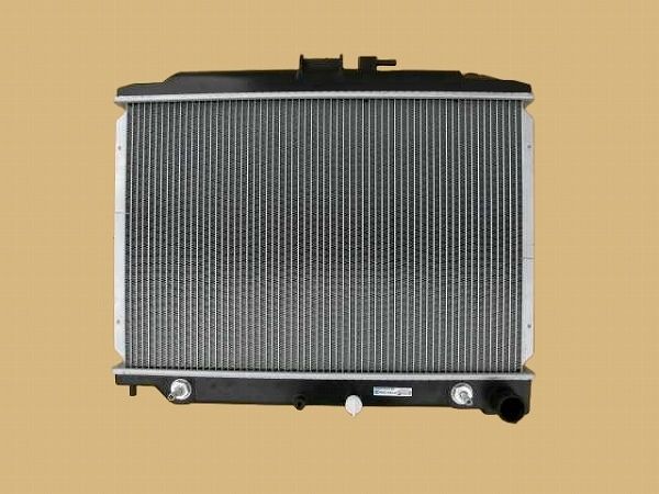 国内優良メーカー ラジエーター いすゞ コモ 参考純正品番：5-86149-989-0