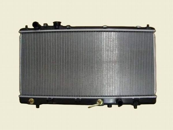 国内優良メーカー ラジエーター マツダ ファミリア 参考純正品番：FS6W-15-200