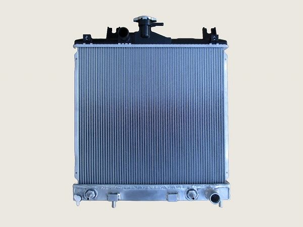 国内優良メーカー ラジエーター 三菱 パジェロミニ H56A 4A30 AT 強化品 AT車用 参考純正品番：MB385835