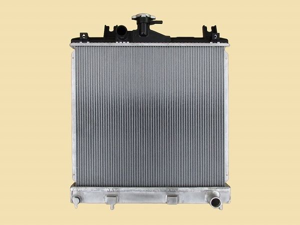 国内優良メーカー ラジエーター 三菱 パジェロミニ H56A 4A30 MT 1996年04月〜1998年10月 強化品 MT車用 参考純正品番：MR385834