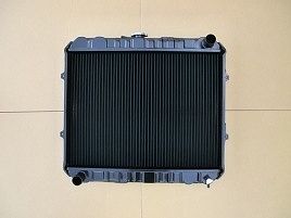 国内優良メーカー リビルトラジエーター トヨタ ハイラックス MT車用 参考純正品番：16400-35360