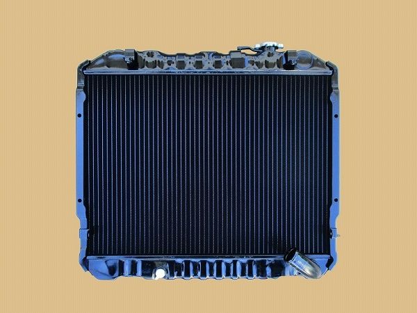 国内優良メーカー リビルトラジエーター トヨタ ハイエース MT車用
