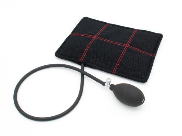 ジェイド/JADE エアランバーサポート ブラックファブリック×レッドステッチ JLS-003の通販は 5,931円