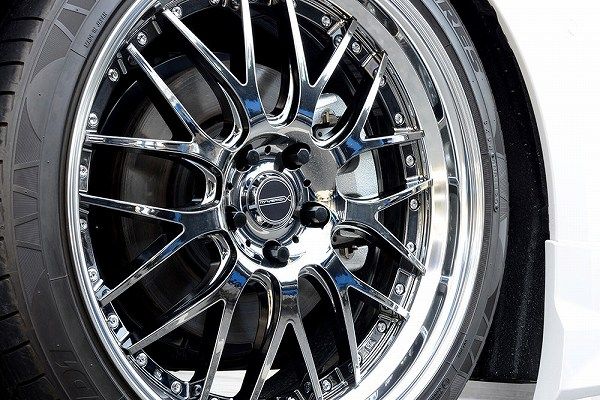 いち グラフィティハイカットスニーカー - ホワイト | ZARA Japan / 日本