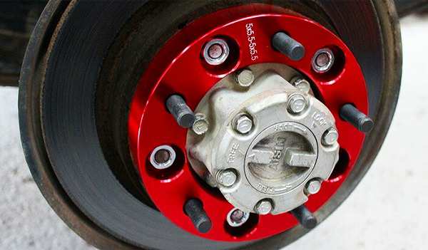 モーターファーム/Motor Farm ワイドトレッドスペーサー レッド 30mm 5H/139.7-P1.25 FWS01R 入数：1台分(4枚)  スズキ ジムニー S30/JA71/11/22/JB23｜au PAY マーケット