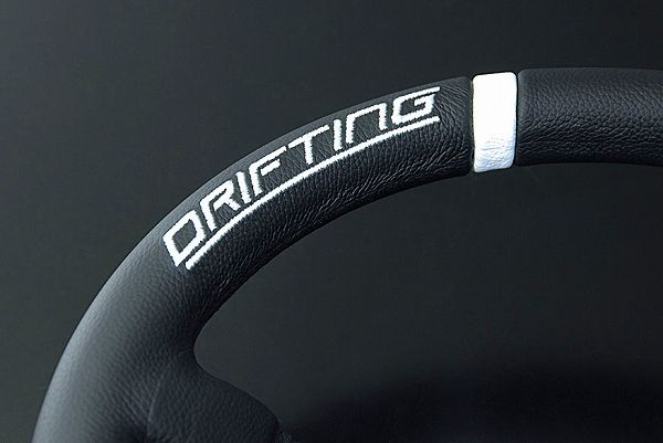 MOMO/モモ DRIFTING ステアリング ブラックレザー/ブラックスポーク(ホワイトステッチ) 330mm/85mm DEEP｜詳細画像