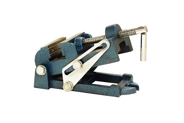 相田合同 SENNARI ごっそり掘り堀りフォーク AD-806 ブラック 相田合同工場製 千成 ごっそり掘り堀りフォーク5本刃（AD-806）里芋などを一株ずつ掘り起こし収穫するための家庭用フォークです | 村の鍛冶屋