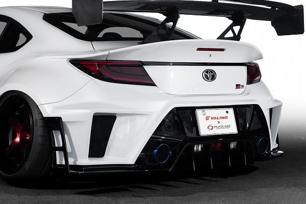 シルクブレイズスポーツ ワイドボディキット ×ヴァリノ リアバンパー