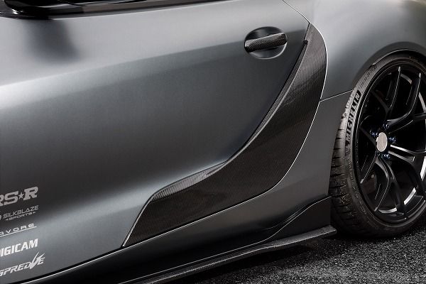 シルクブレイズスポーツ サイドドアガーニッシュ トヨタ GRスープラ DB82/DB42/DB22 2019年05月〜 ドライカーボン/クリア塗装 SBS-CSDG-90SU