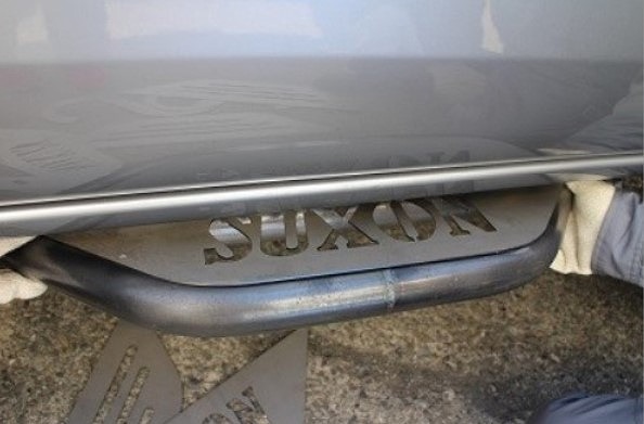 サクソン/SUXON サイドステップ サーフェーサー仕上 スリット加工プレート HLS-125 トヨタ ハイラックス QDF-GUN125 2GD_2
