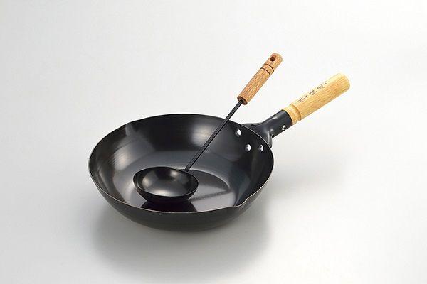 陳 建一 IH200V対応北京鍋 28cm 中華お玉付 CK-333R(1003956)の通販は 4,734円