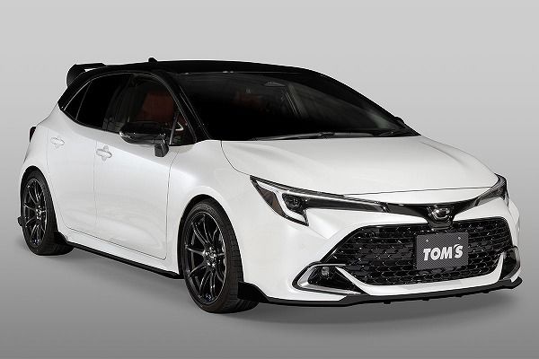 TOMS/トムス スタイリングパーツセット トヨタ カローラスポーツ 21＃系 後期 2022年10月〜 ブラック(202) 3点セット 50000-TZE22-B