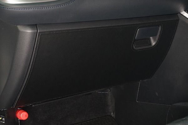 TOMS/トムス グローブボックスプロテクター トヨタ プリウス 60系 2023年01月〜 黒/黒ステッチ 55440-TZW60