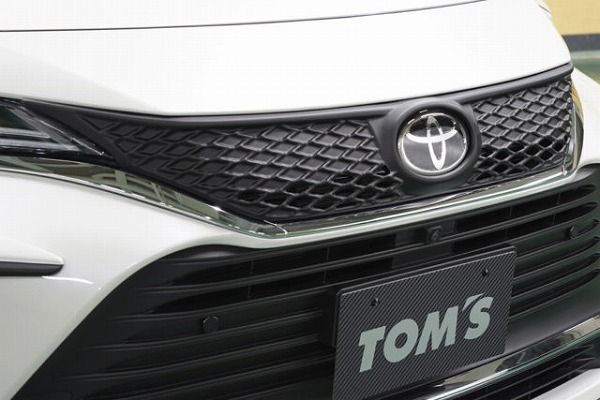 TOMS/トムス フロントグリル トヨタ ハリアー 8＃系 フラットブラック 75081-TAU80-F