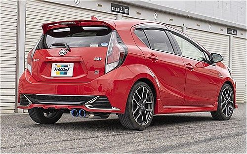 営業組合/TRUST GReddy コンフォートスポーツ GTスラッシュえり巻き トヨタ GRアクア NHP10 1NZ-FXE FF G's/GR運動競技用 2013年12月〜 10110735