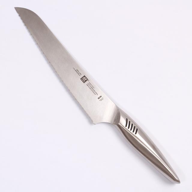 ツヴィリングJ.A.ヘンケルス ツイン フィン2 ブレッドナイフ 30916-201 200mm パン包丁 食パンの通販は 12,100円