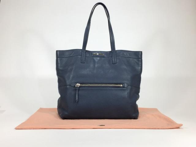 ミュウミュウ トートバッグ レザー ブルー ショルダートート 【極美品 使用わずか】 返品保証の通販は 39,270円