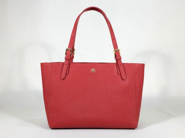 トリーバーチ トートバッグ ヨーク スモールバックル レザー レッド 【新品同様 未使用品】 返品保証の通販は 25,455円