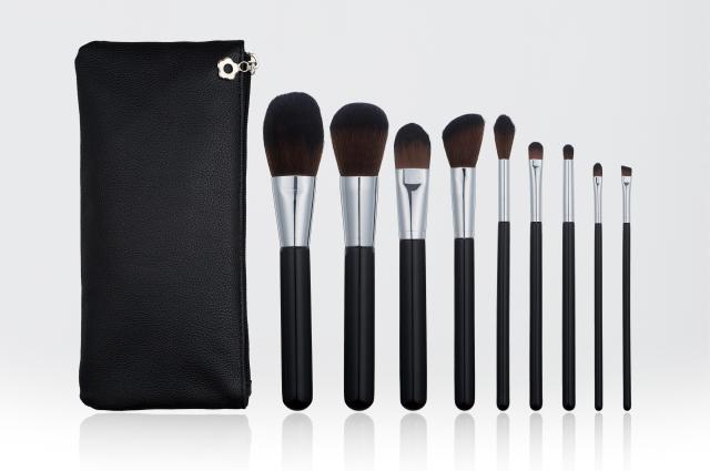メイクブラシセット ブラシ9本セット ブラシケース付き フェイスブラシ 丸平、フェイスブラシ 丸、チーク＆ファンデーションブラシ、チークブラシ、ハイライトブラシ、アイシャドウブラシ 丸平、アイシャドウブラシ 丸、リップブラシ、アイブローブラシ、ブラシケース