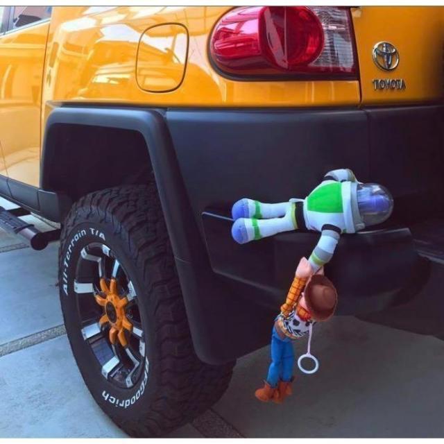 新品 トイストーリー ウッディ バズ 車ぶら下がり人形 ヘルメット付き フィギュア バズ ウッディ 車外装用品 車人形の通販はau Pay マーケット Hanayagi Shop