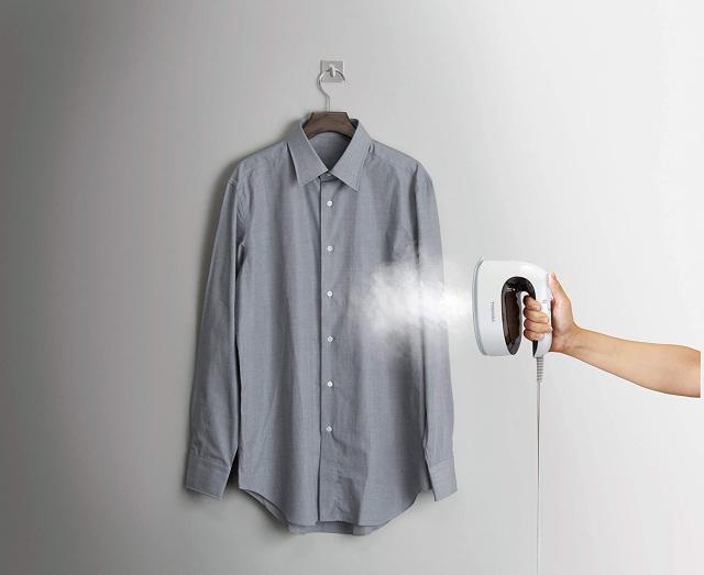 【送料無料】 TOSHIBA コード付き衣類スチーマー La・Coo S TAS-M4(H) グレー 家電 新品 対象 おしゃれ おすすめ ランキング 人気 誕生日プレゼント セール sale ギフト プレゼント 家電 新品 対象 送料無料】 TOSHIBA コード付き衣類スチーマー La・Coo S TAS-M4(H