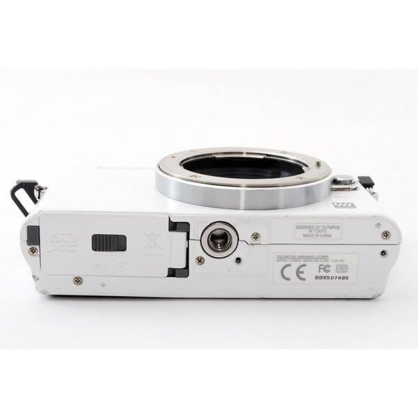 OLYMPUS E-PM1 ホワイト 本体とレンズ、付属品 OLYMPUS E-PM1 ホワイト 本体とレンズ、付属品
