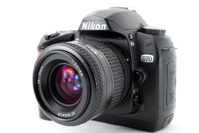 【中古】ニコン Nikon D70 ズームレンズセット 美品 ストラップ CFカード付きの通販は 23,800円