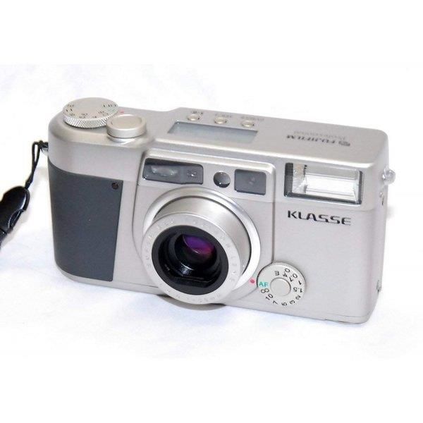 【中古】フジフィルム FUJIFILM フジフィルム KLASSE クラッセ シルバー SDカード付きの通販は