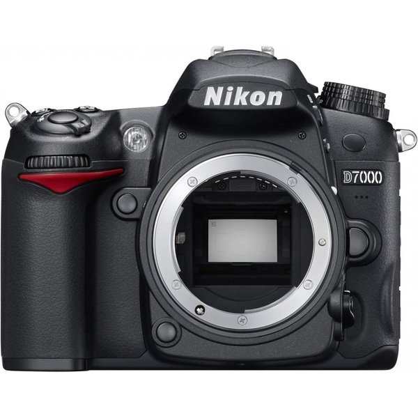 ニコン Nikon D7000 ボディー SDカード付き セール定価 オンライン限定